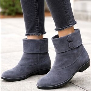 Naturalizer Voyage Classic Minimalist Gray Suede Cuffed Ankle Comfort Bootie 7M